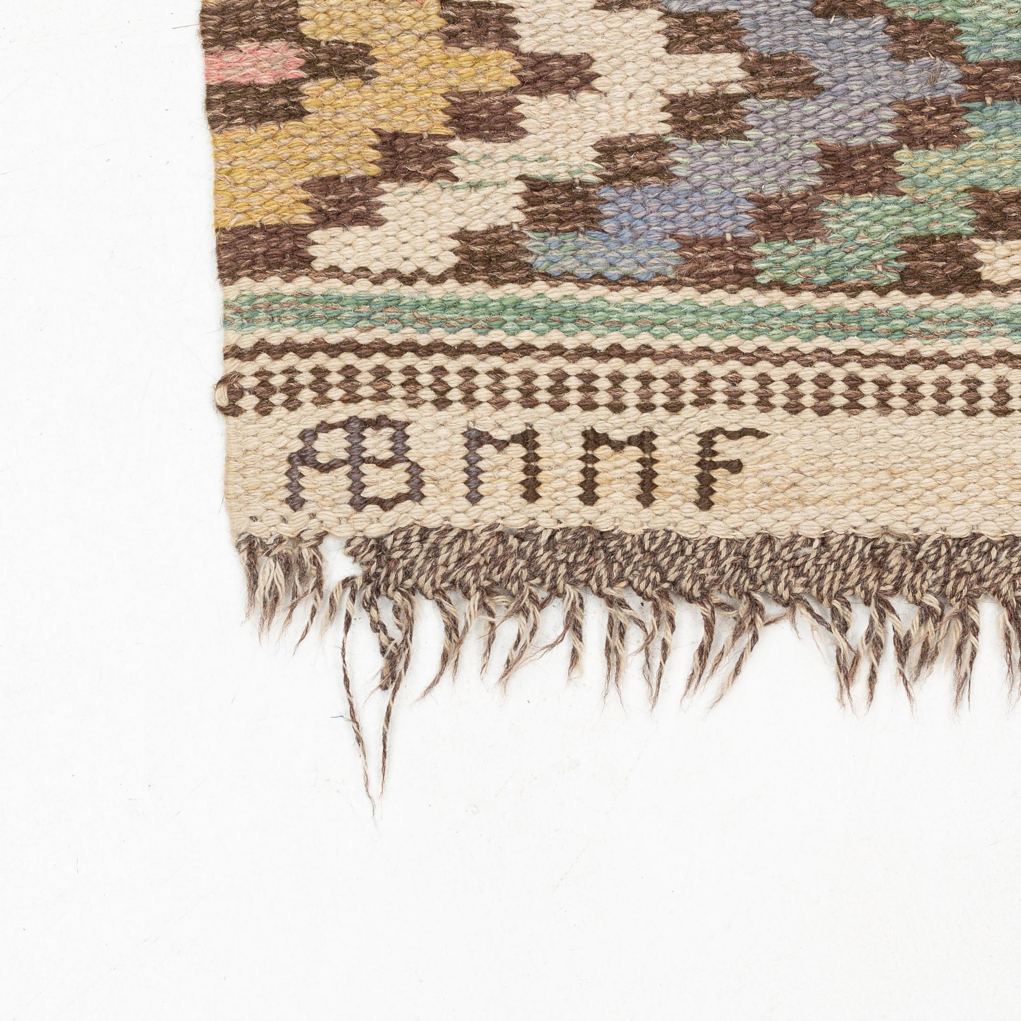 a carpet, "Vit botten", flat weave, ca 241 x 120 cm, signed AB MMF.
