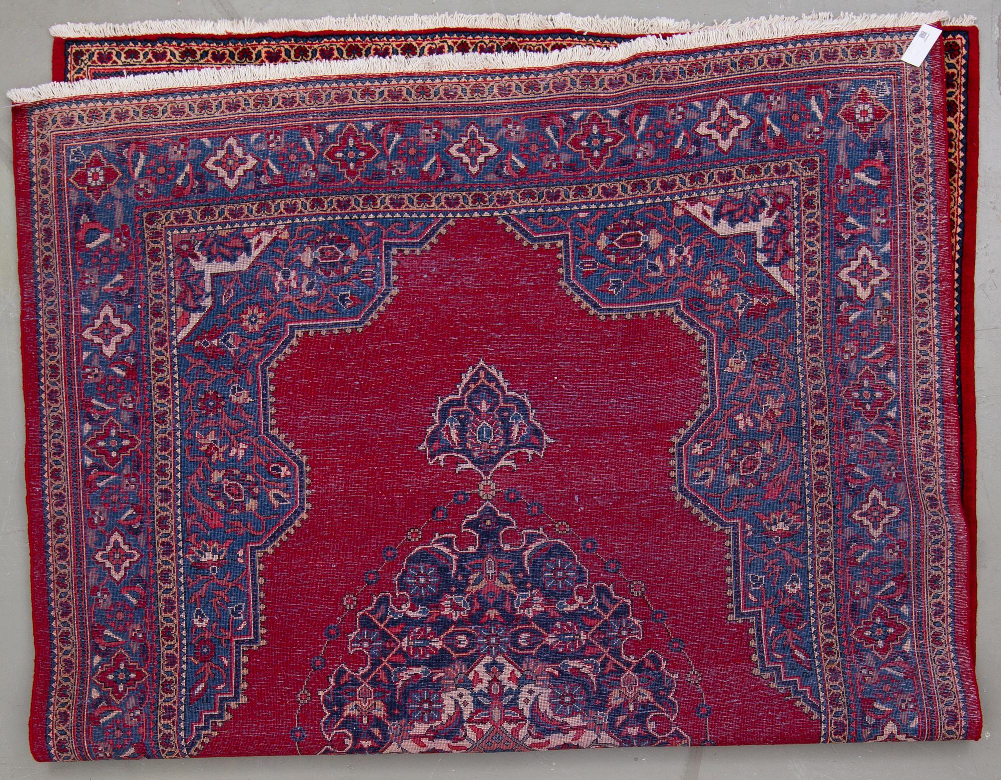 MATTA, Persisk. Ca 325 x 210 cm.