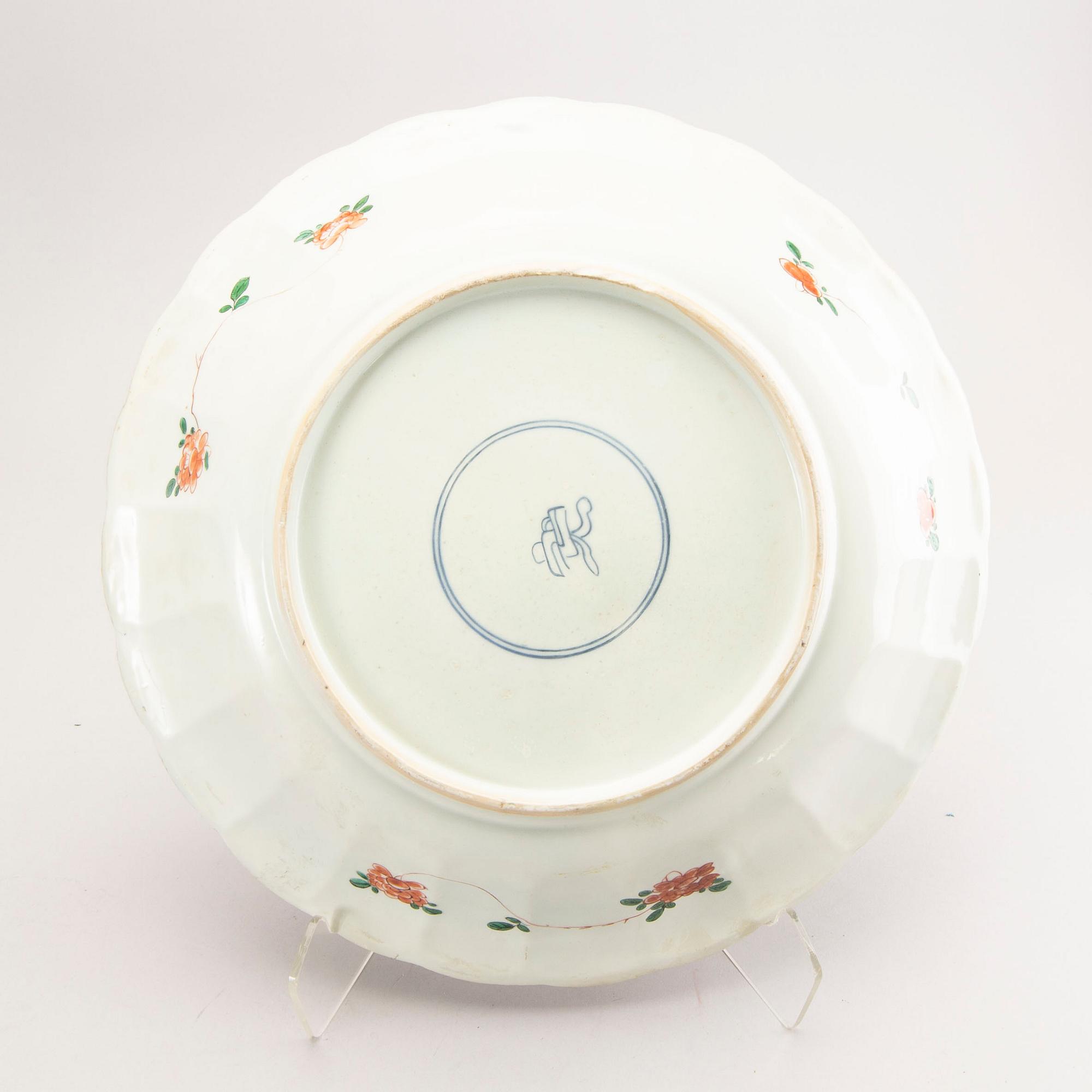 Fat, porslin. Qingdynastin, Kangxi (1662-1722).