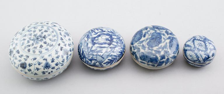 LOCKDOSOR, 4 st, porslin, Ming 1500-/1600-tal.