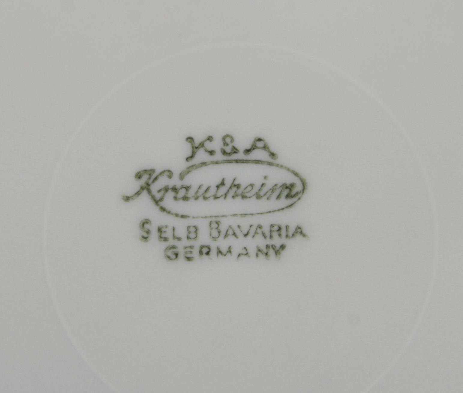 MATSERVIS och KAFFESERVIS, 56 + 28 delar, porslin, Rosenthal resp Bavaria.