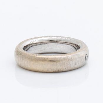 LYNGGAARD, ring 14K whitegold with 1 brilliant-cut diamond approx 0,03 ct, size approx 52, original case and box.