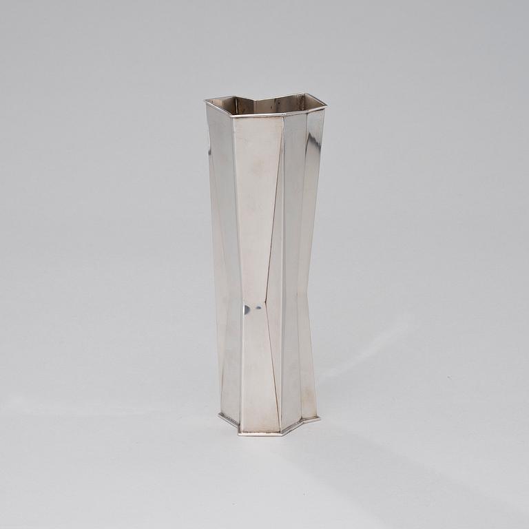 TAPIO WIRKKALA, vas TW 226, silver, Hopeakeskus, Tavastehus 1963. Vikt 352 g.