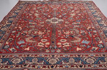 A carpet, semi-antique Tabriz, ca 359-364 x 259 cm.