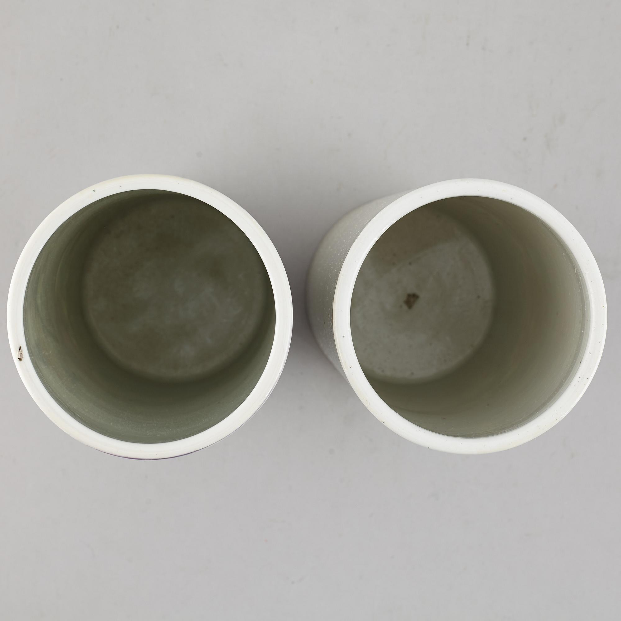 Two Chinese famille rose hat stands, 20th century.