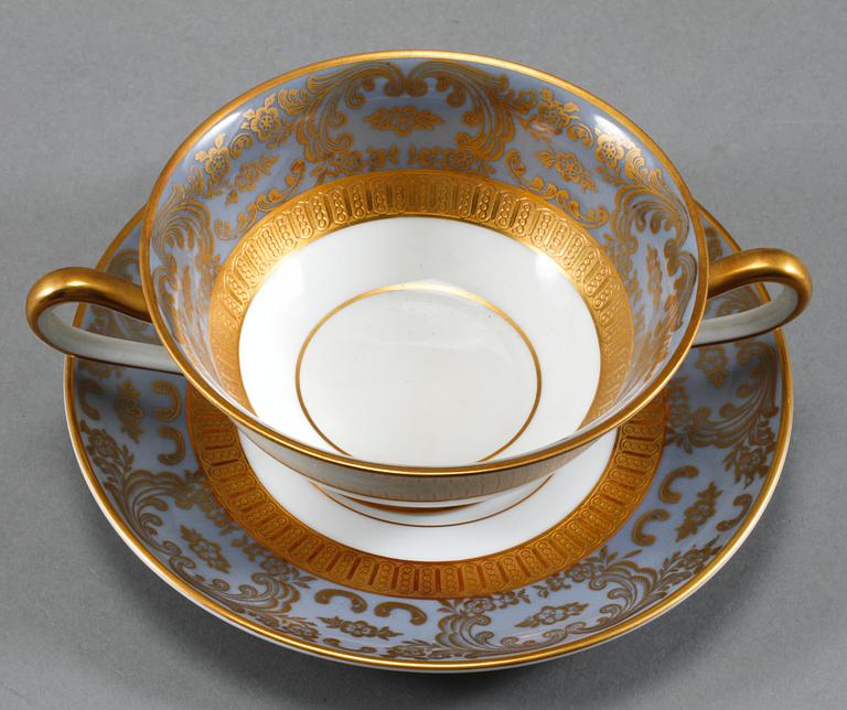 BULJONGKOPPAR MED FAT, 12 st, porslin, Tirschenreuth, 1900-talets senare del.