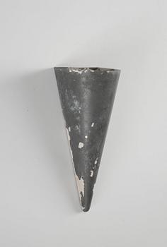 A set of 5+1 Alvar Aalto white lacquered metal wall lights for the Paimio Sanatorium, Taito Oy, Finland circa 1933.