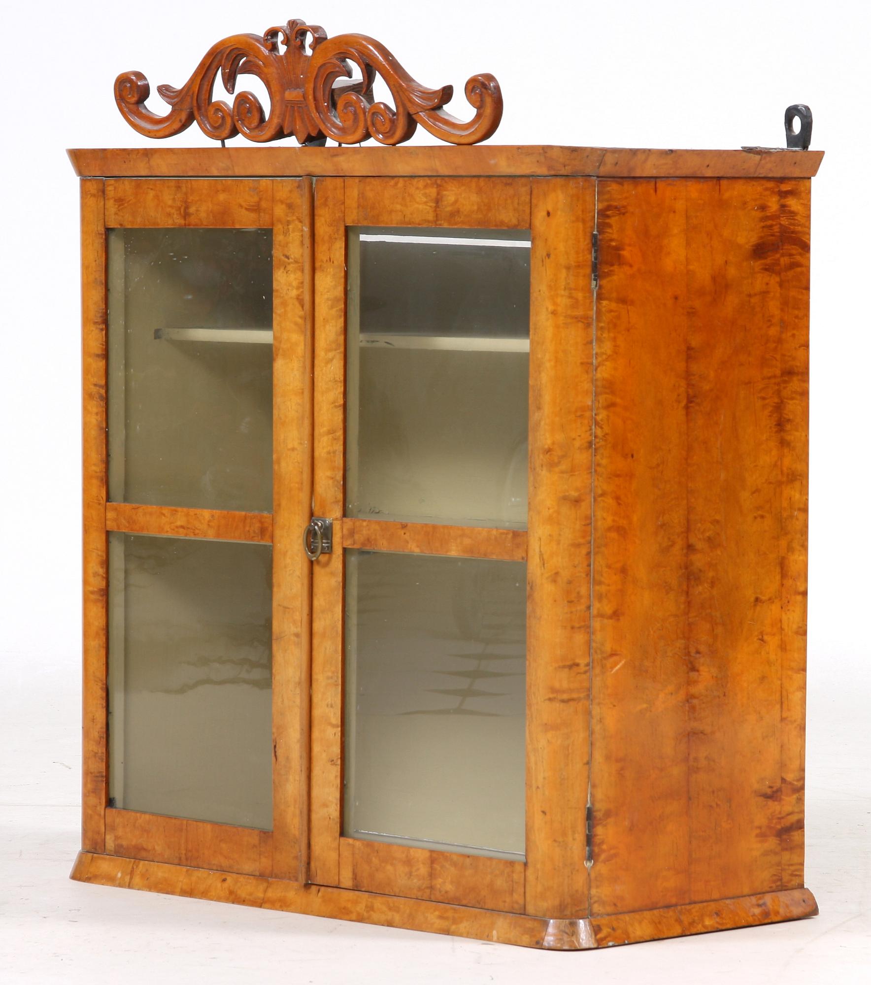 HÄNGSKÅP, 1800-talets slut.