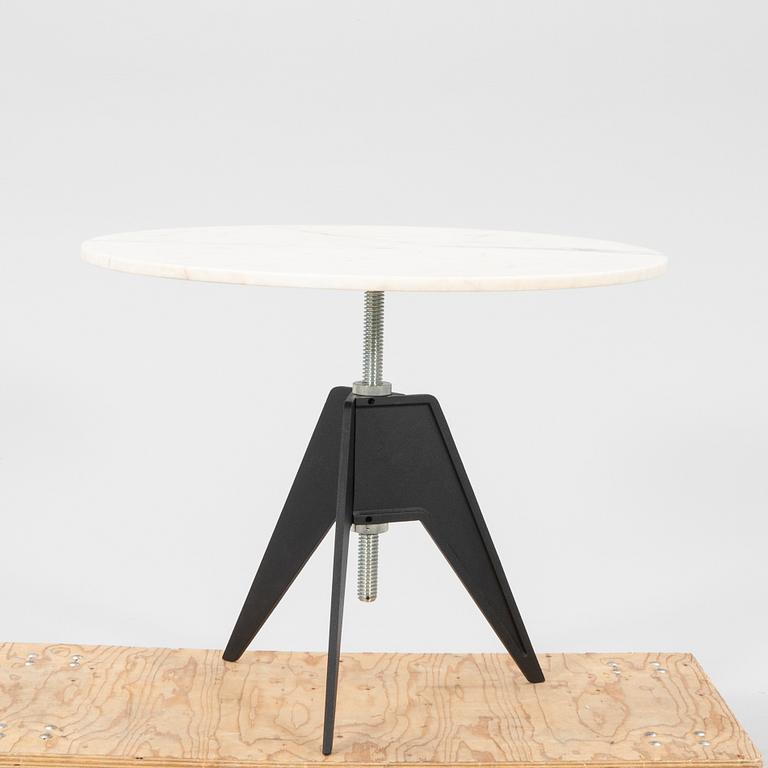 Tom Dixon,  bord "Screw table" designat 2007.