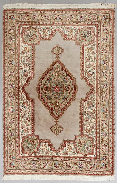 MATTA, orientalisk, ca 275 x 187 cm.