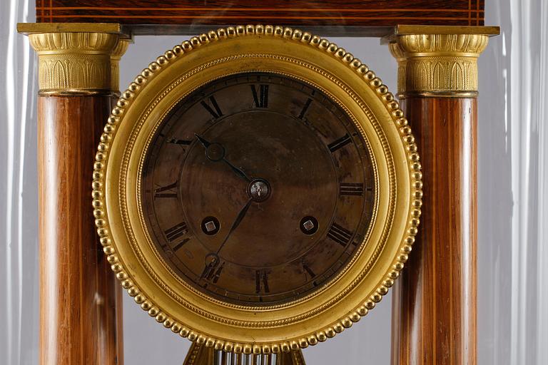 BORDSPENDYL, senempire, 1800-talets mitt, troligtvis Frankrike.