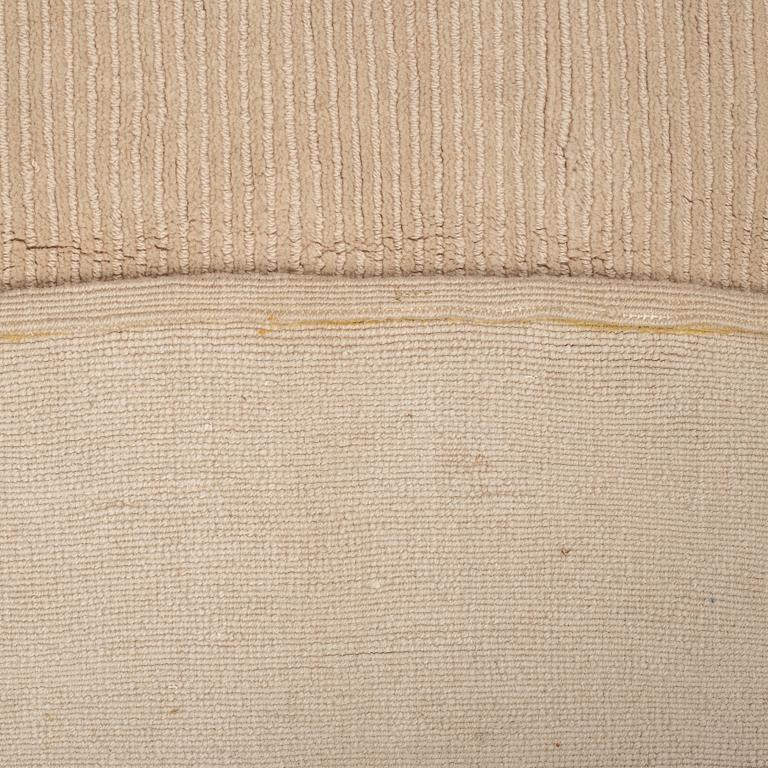 A CARPET, loomed, India, ca 275 x 200 cm.