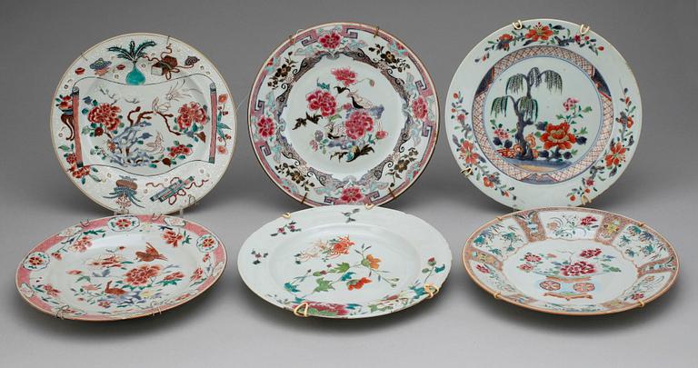 TALLRIKAR, 11 st, olika, porslin, Kina, Qianlong, 1700-tal.