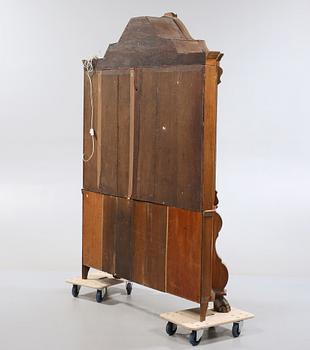 VITRINSKÅP, holländsk senbarockstil, 1800-tal.