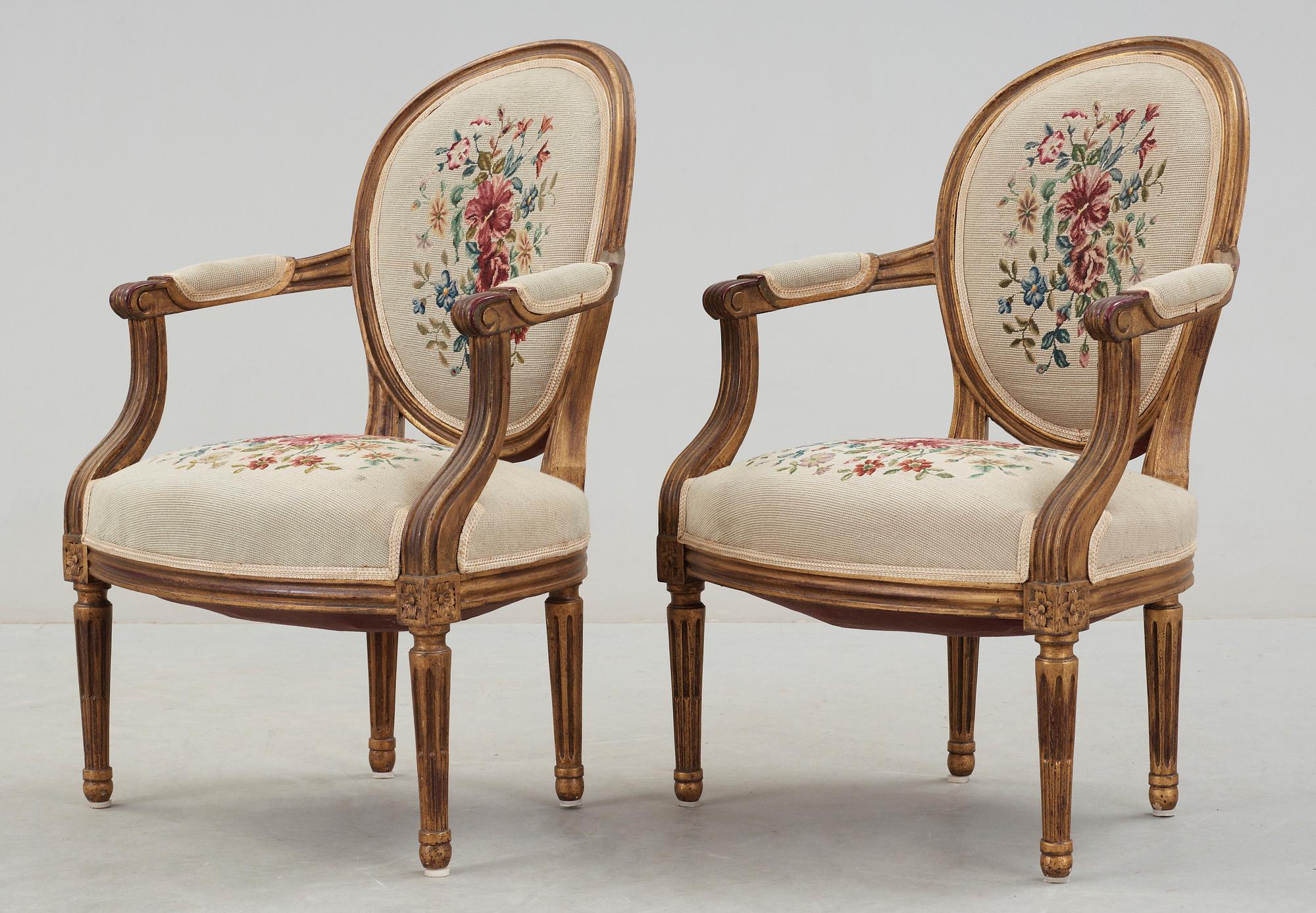 KARMSTOLAR, ett par, gustaviansk stil, 1900-talets mitt.