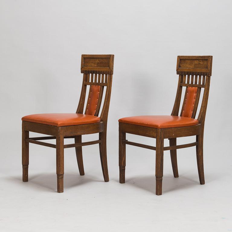 Eliel Saarinen, pöytä ja tuoleja, 4 kpl, Huonekaluliike Mikko Nupponen 1900-luvun alku.