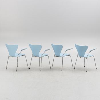 Arne Jacobsen, four "Seven" chairs, Fritz Hansen, Denmark, 1970's.