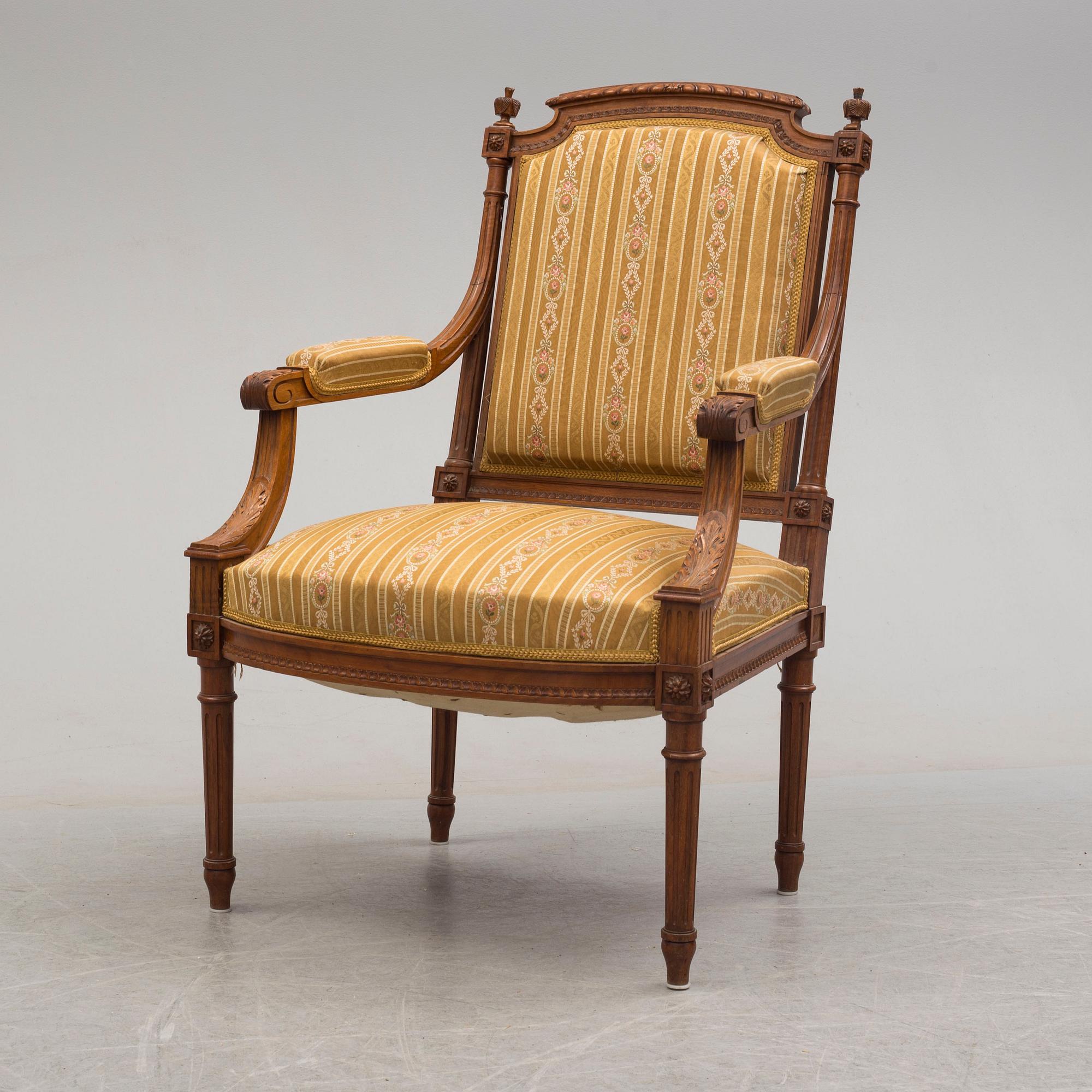 An early 20th century armchair.