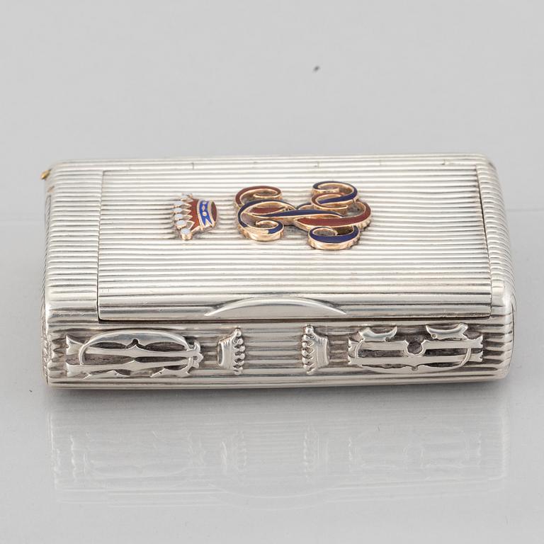 Ciggarettetui, silver, Ryssland. S:t Petersburg ca 1860 samt svenska importstämplar.