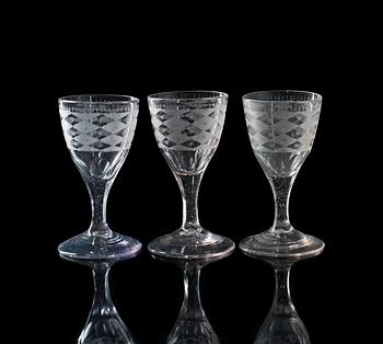 1310. A set of 12 Swedish cut and etched glasses, ca 1800, presumably by Casimirsborg.
