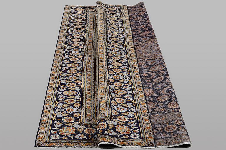 A carpet, Kashan, ca 348 x 237 cm.