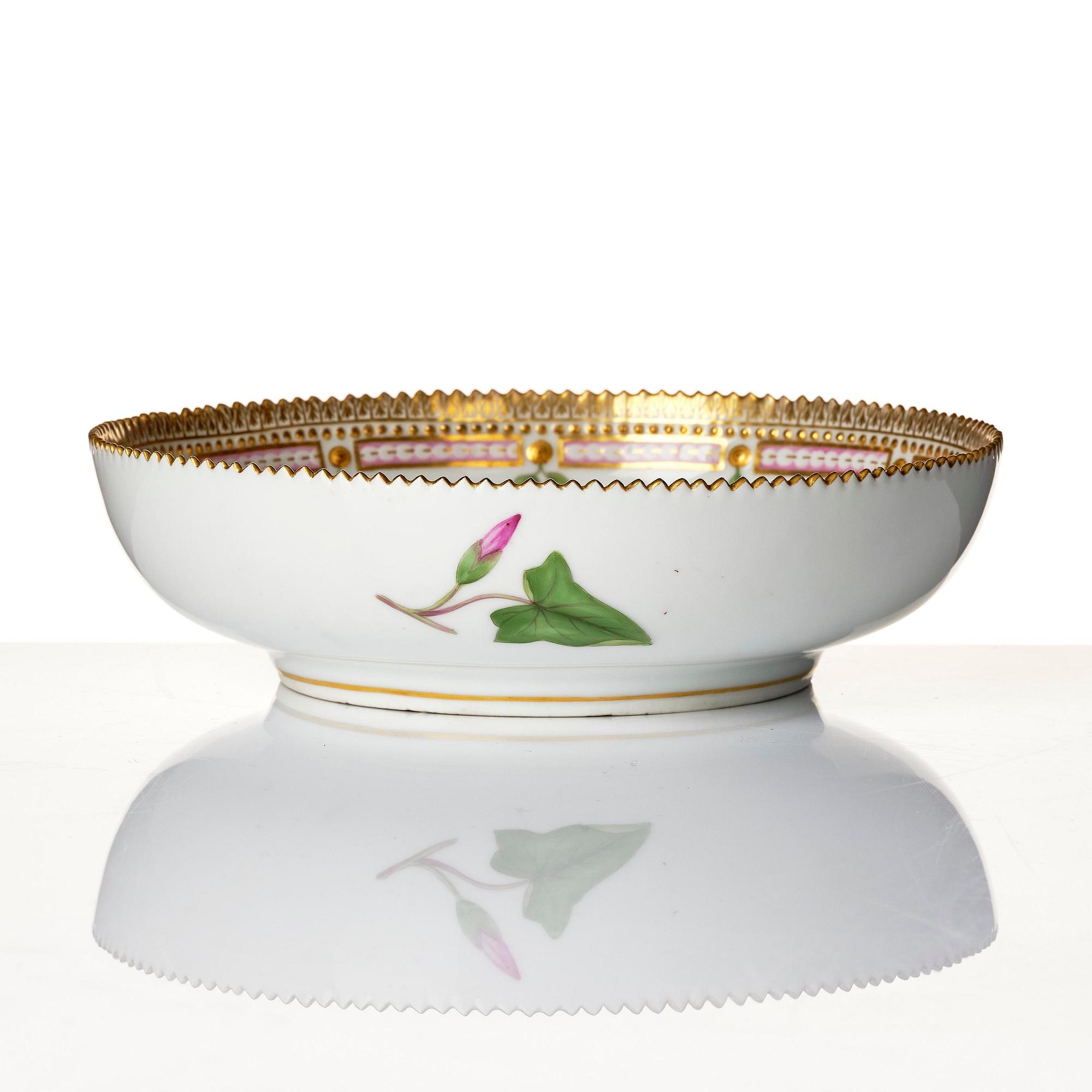 A Royal Copenhagen 'Flora Danica' bowl and serving dish, Denamark, 20th century.