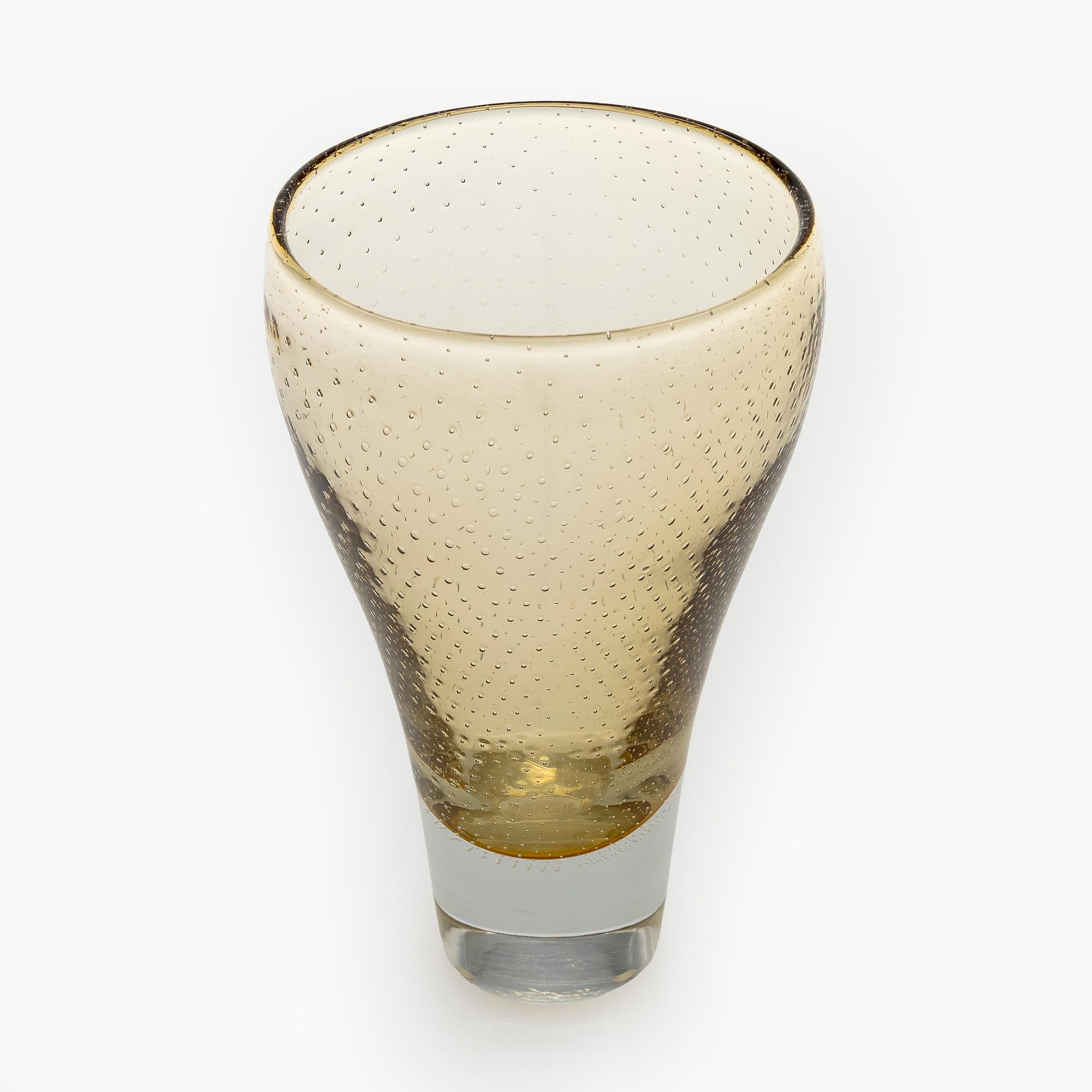 Gunnel Nyman, vas, modell "GN 12", signerad G. Nyman Nuutajärvi Notsjö -56.