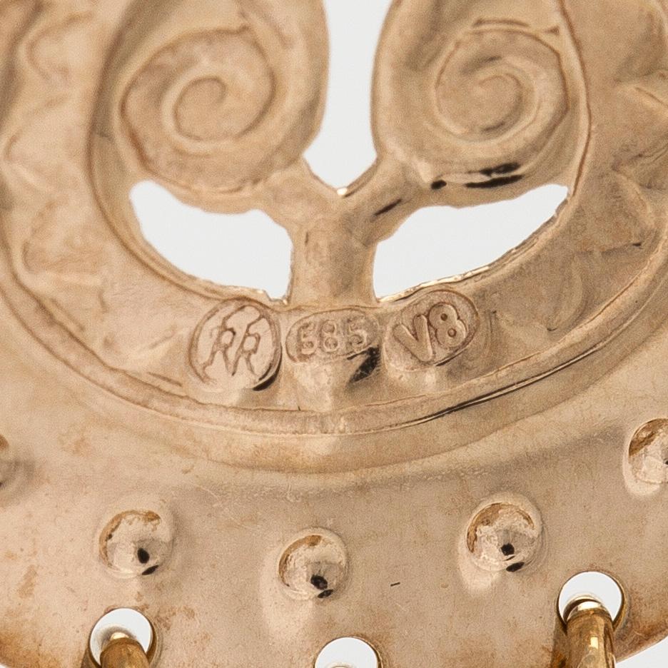 Germund Paaer, Örhängen "Mångudinnan", 14K guld. Kalevala Koru, Helsingfors 1998.