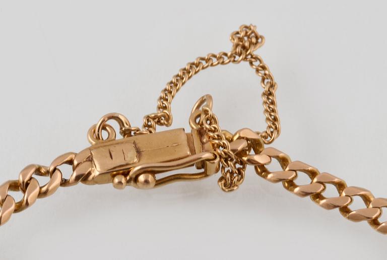 ARMBAND, 18K guld och silver med 15 gammalslipade diamanter, importstämplat. Vikt 7,2 gram.