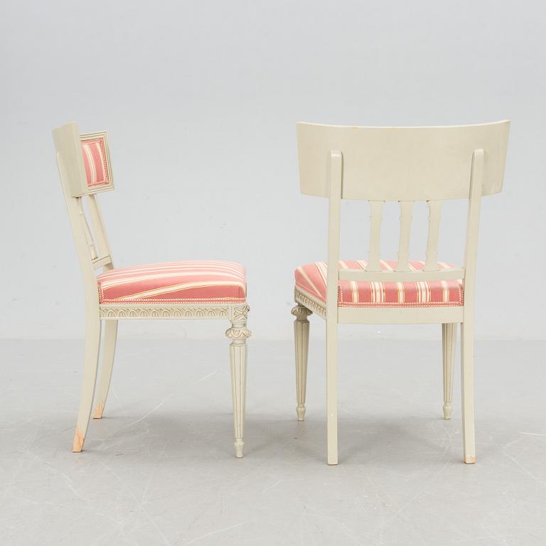 STOLAR, ett par, gustaviansk stil, 1900-tal.