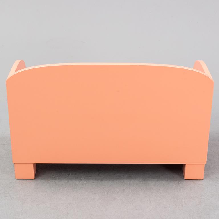 Marie-Louise Ekman, a bench/sofa, executed for the Marie-Louise Ekman exhibition at Moderna Museet, Stockholm 2017.