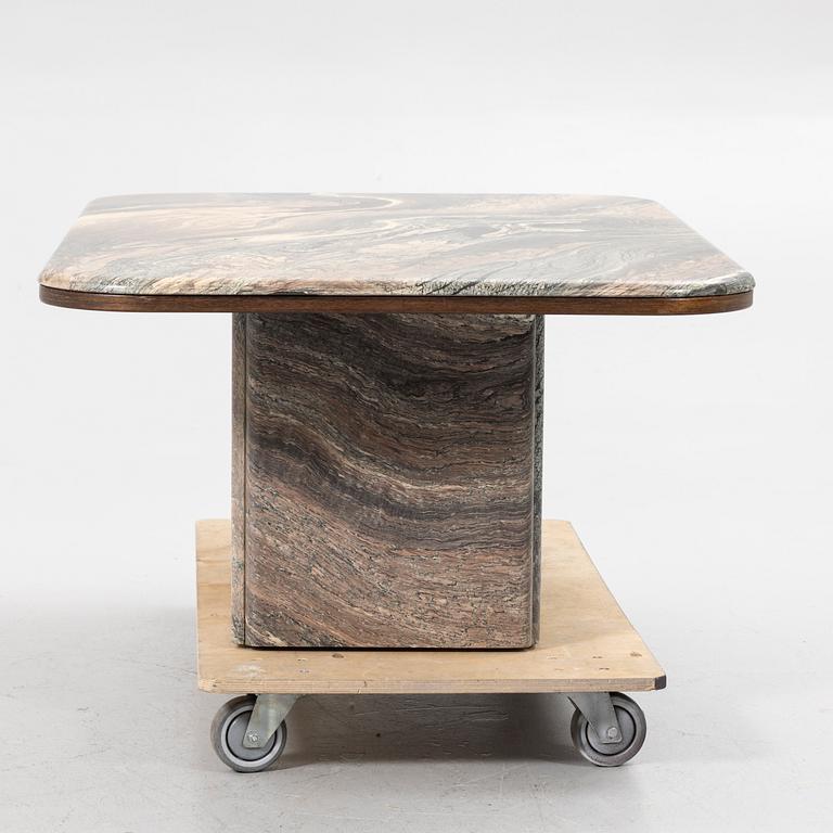 Coffee table, marble, second half of the 20th century.