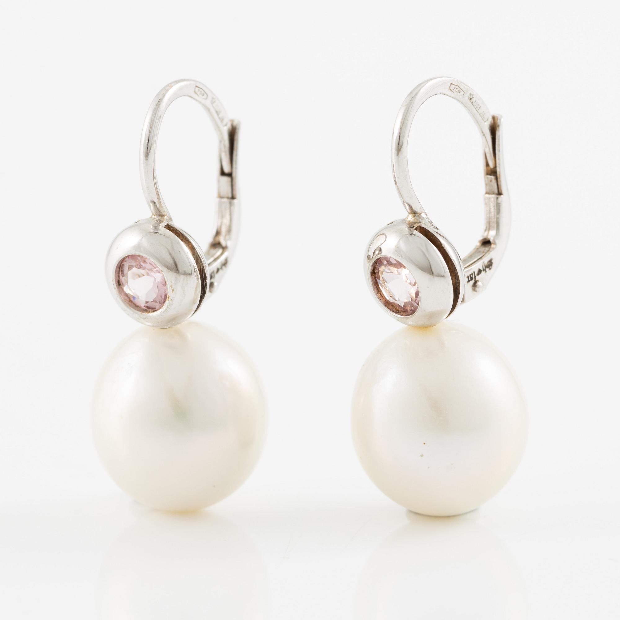 Örhängen 18K vitguld med odlade sötvattenspärlor och morganiter.