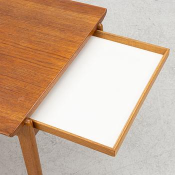 Tove and Edvard Kindt Larsen, coffee table, Seffle Möbelfabrik, 1960s.