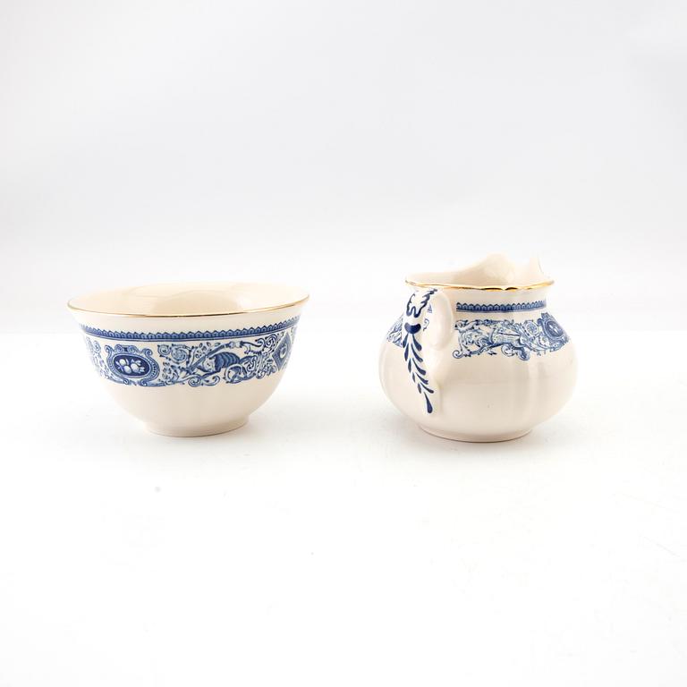 Service 29 pcs Mulberry England earthenware late 20th century.