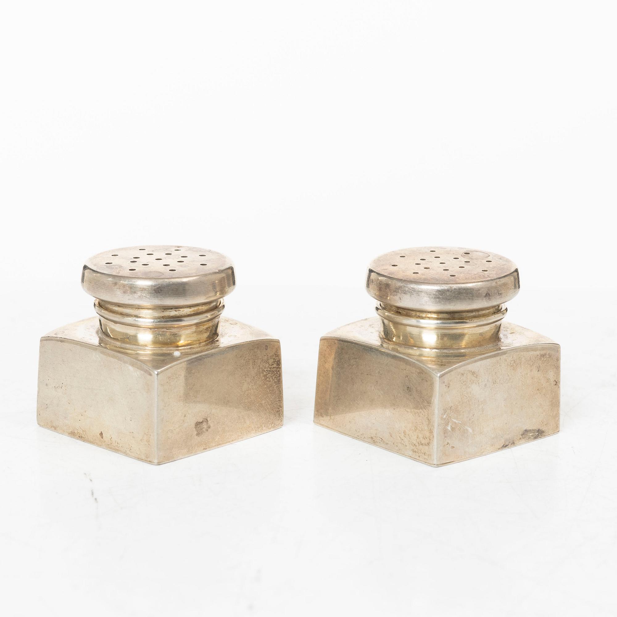 Shakers, a pair, silver, first half of the 20th century.