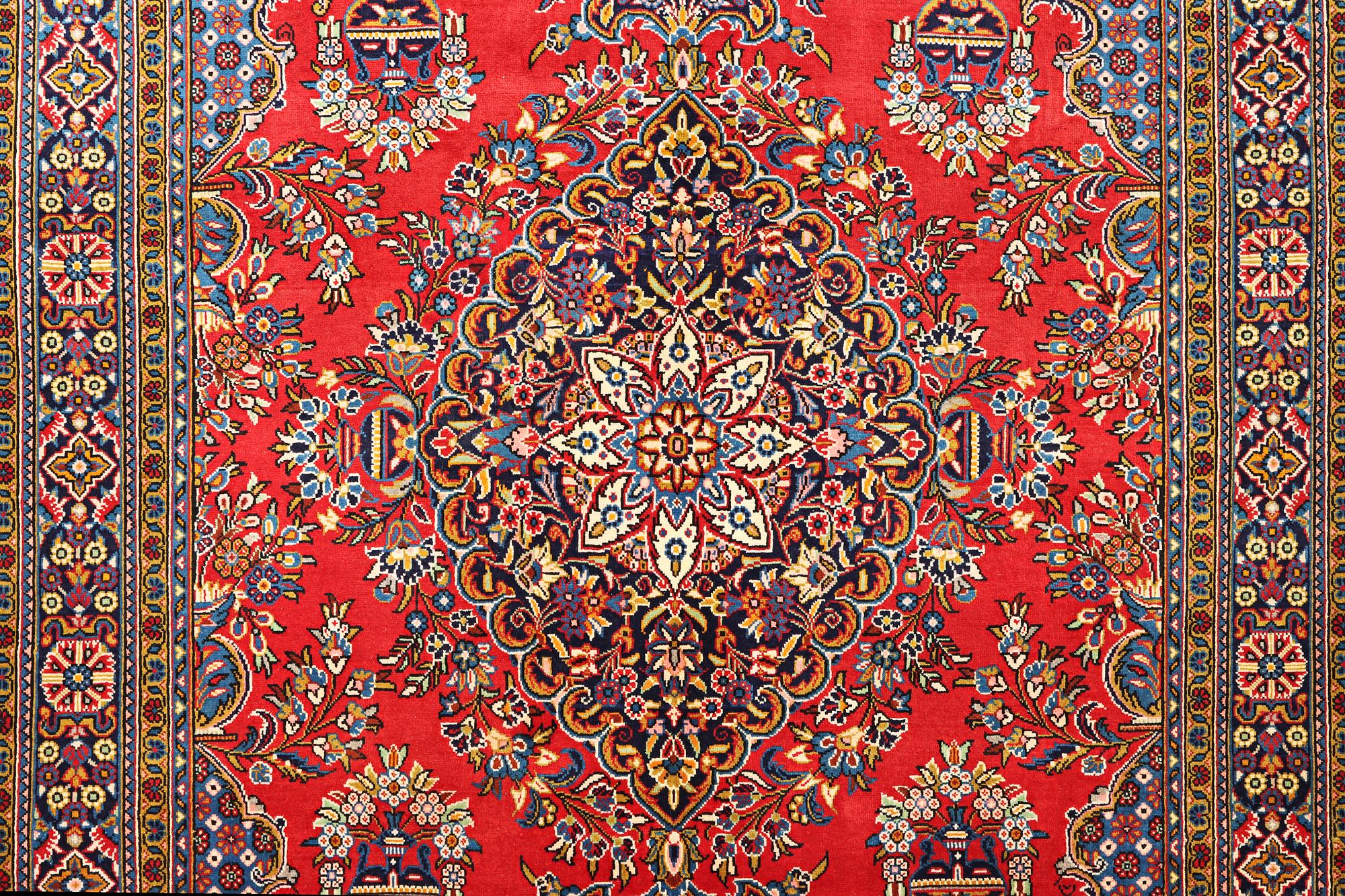 A Golpaygan carpet, c. 320 x 210 cm.