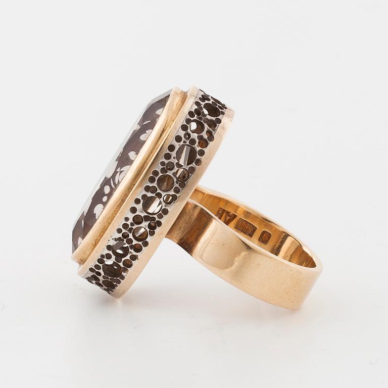ANDERS HÖGBERG, Göteborg, 1991, a faceted smoky quartz ring.