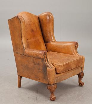 ÖRONLAPPSFÅTÖLJ, engelsk stil, 1900-talets mitt.