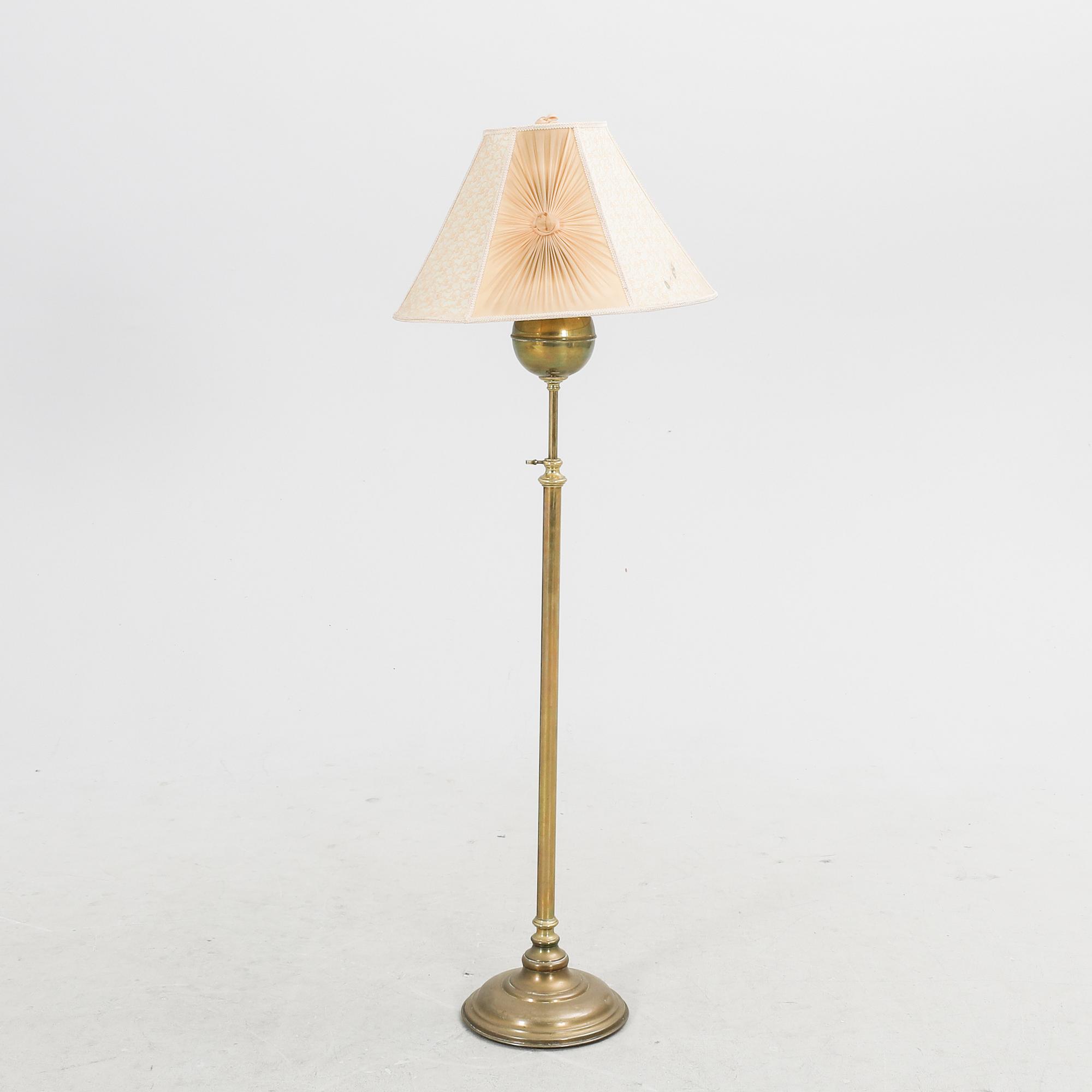 Golvlampa, 1900-talets första hälft.