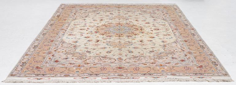 Carpet, Tabriz, silk, approx. 300 x 200 cm.