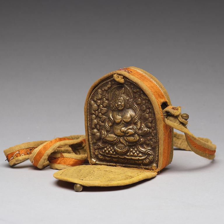 Two Tibetan travel shrines and a box with cover, 19th Century or later.