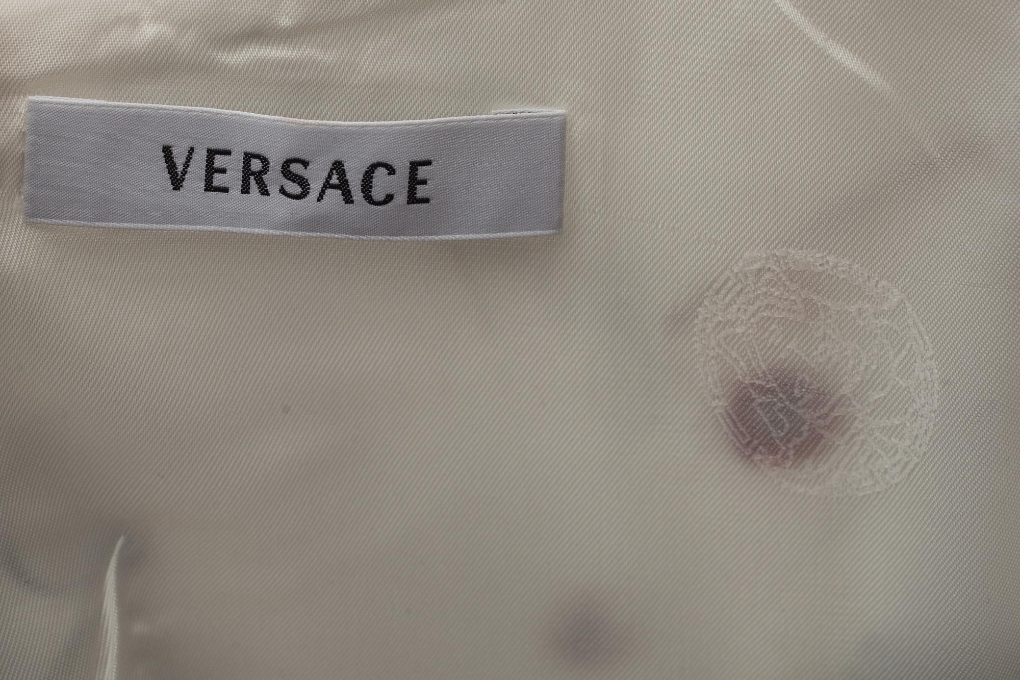 KLÄNNING, Versace.