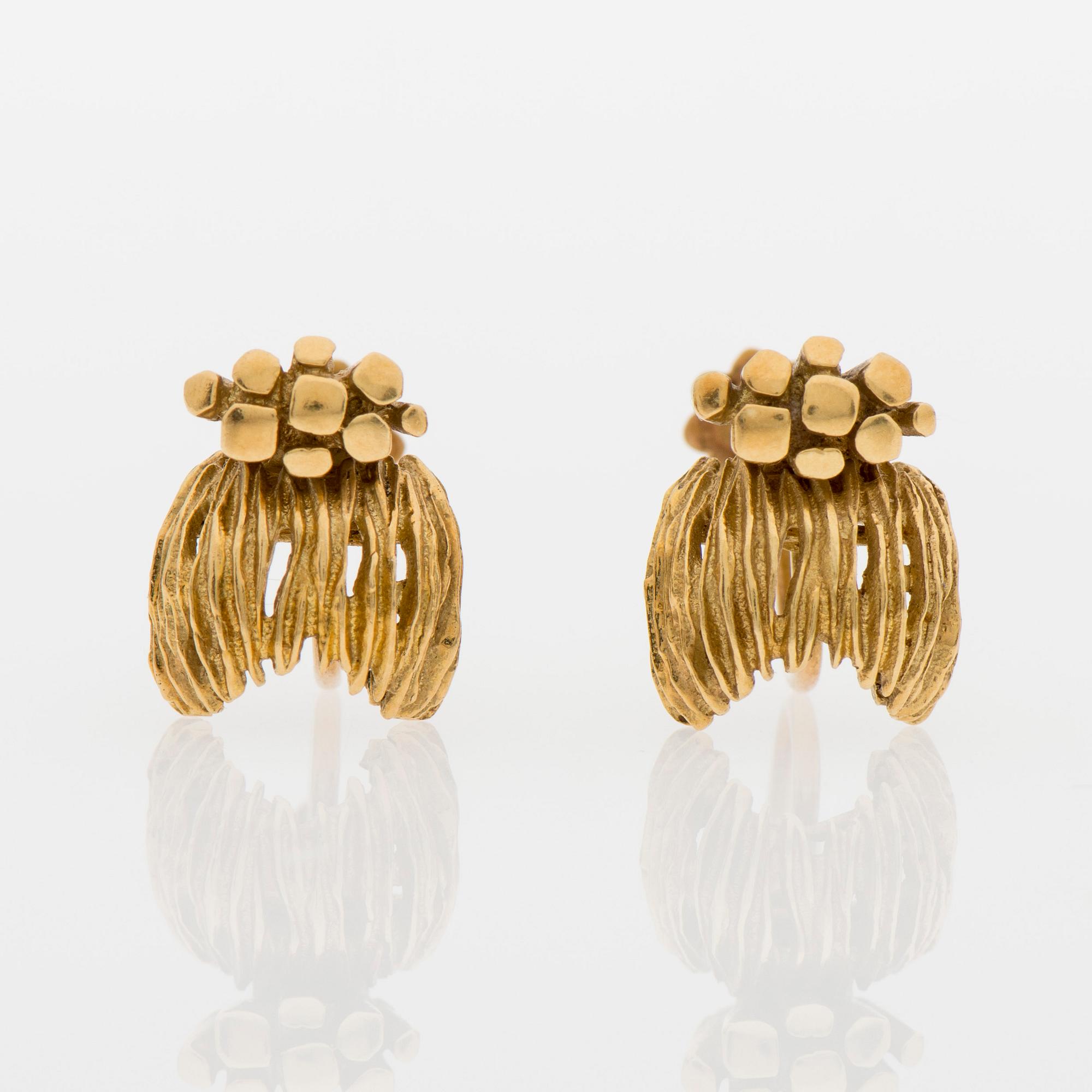 ARMBAND OCH ÖRHÄNGEN, 18 k, guld, importerade av A.Tillander, Helsingfors 1969, vikt 46 g.