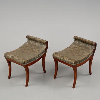 TABURETTER, ett par, senempire, 1800-talets andra hälft.