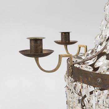 Ljuskrona, 1800-tal med äldre delar.