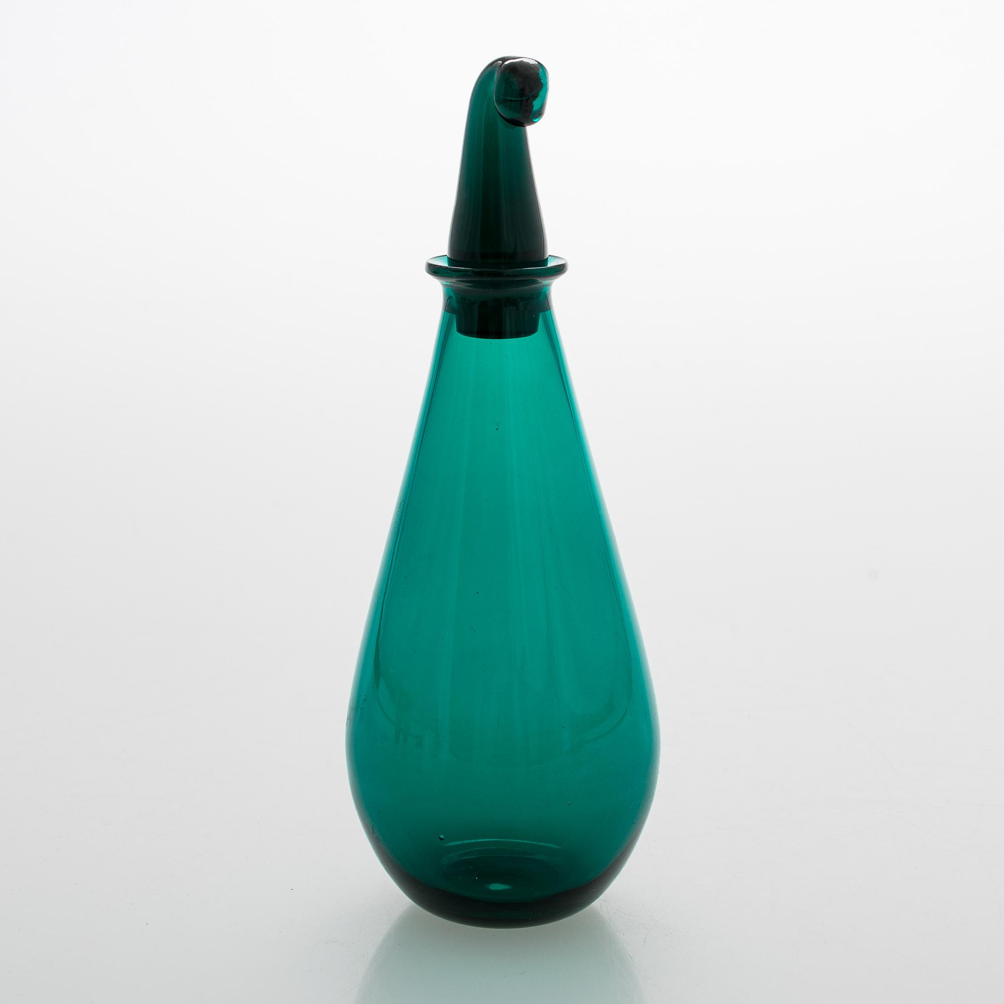 Nanny Still, A carafe with 7 glasses "Nukkumatti" from 50/60's by Riihimäen Lasi.