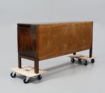SIDEBOARD, 1900-talets andra kvartal.
