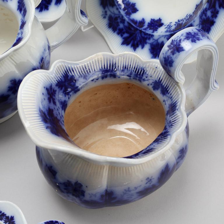 77 pieces of earthenware tableware by Arthur Percy for Gustavsberg, model "Vinranka", first half of the 20th century.