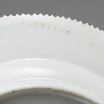 A set of 4+1 porcelaine "Flora Danica" dinner plates model #3553 and #3549 Royal Copenhagen.